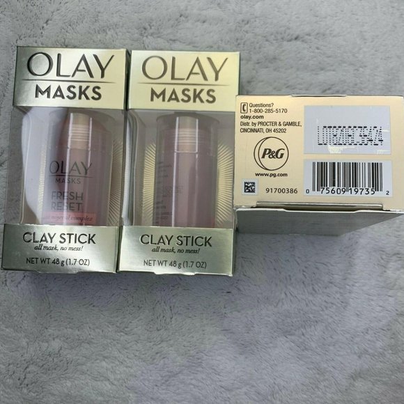 3 Olay Masks Glow Boost Clay Stick Exfoliating Pin - Picture 2 of 3